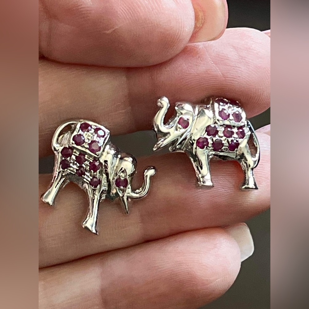 Elephant silver/Ruby cuff links